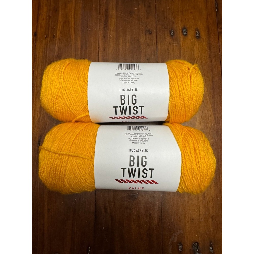 Big‎ twist Value varsity gold 2 skeins